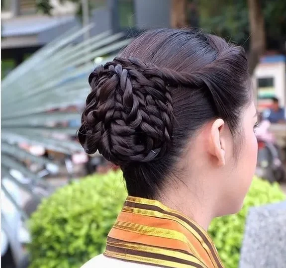 ทรงผมรับปริญญา เกล้ามวยสูง-1